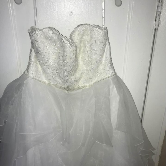 Wedding dress, Vail and wedding dress bag - Picture 2 of 9